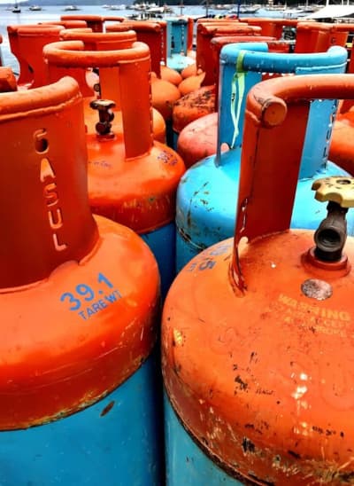 marines-bombonas-rojas-105